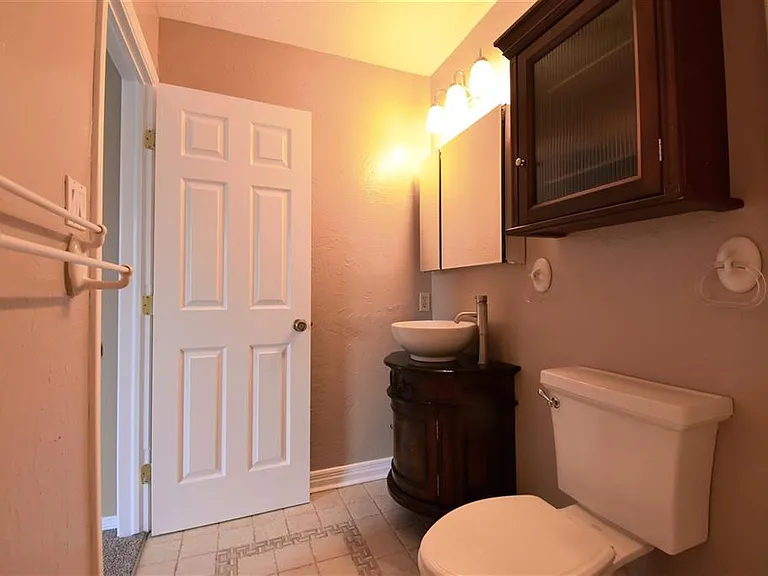 1389 Lindberg Ave — Photo 8