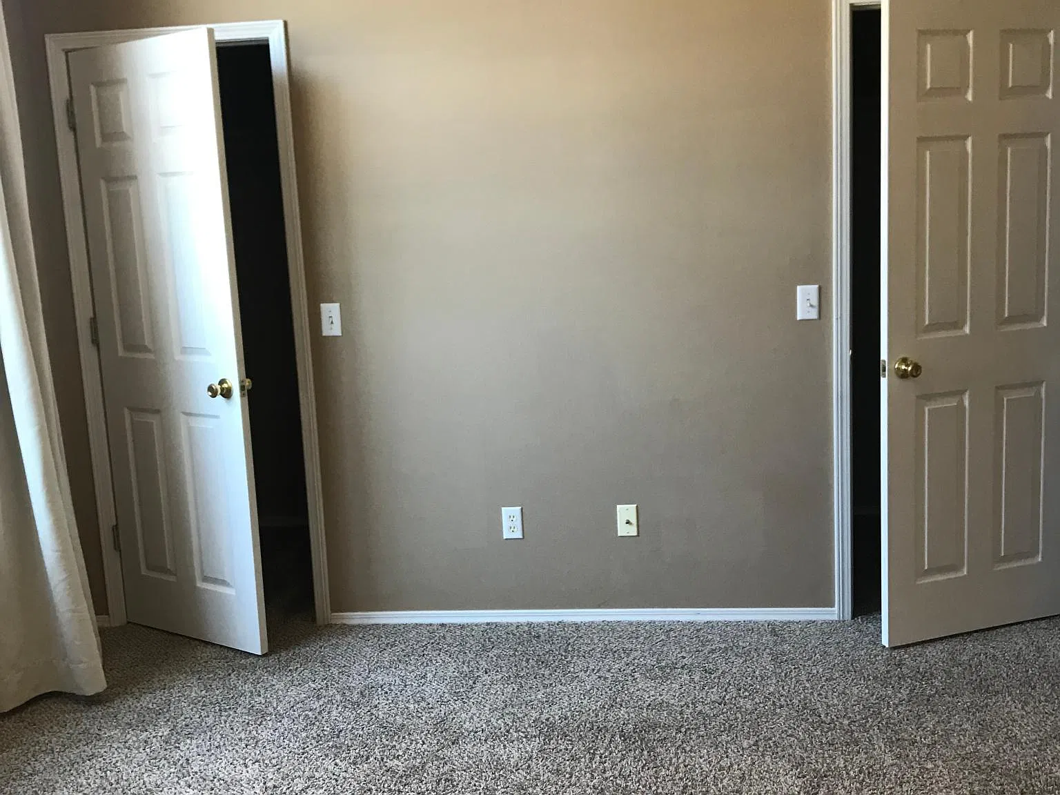 3 bed, 1886 sqft, $2,095 — Photo 3