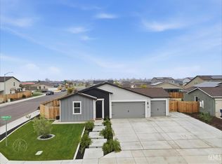 7808 Savannah Height Ave, Bakersfield, CA 93313