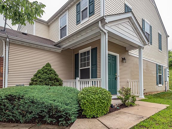 2nd image of 4839 Heritage Heights Cir