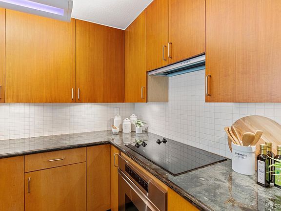5th image of 455 Vallejo St APT 204