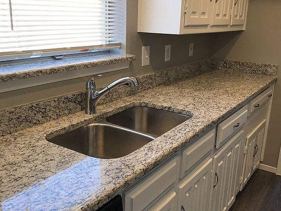 3rd image of 1601 Hastings Dr