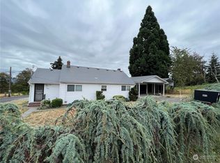 909 S Woodland Ave, Puyallup, WA