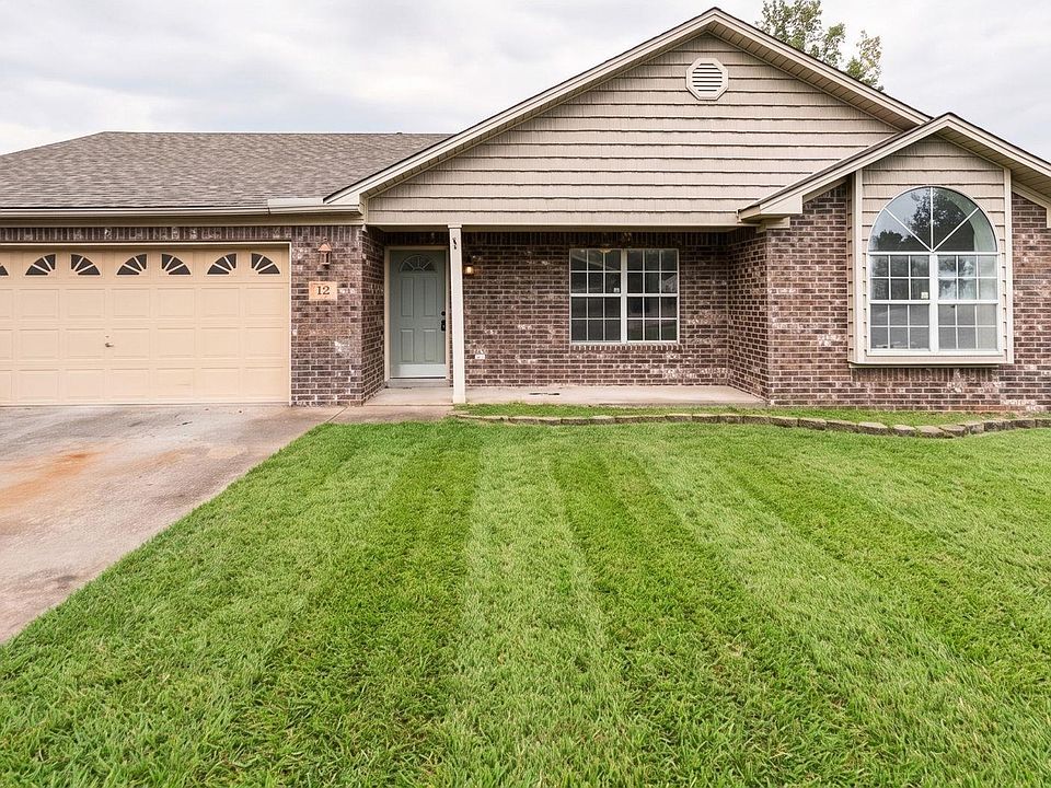 1st image of 12 Red Oak Dr