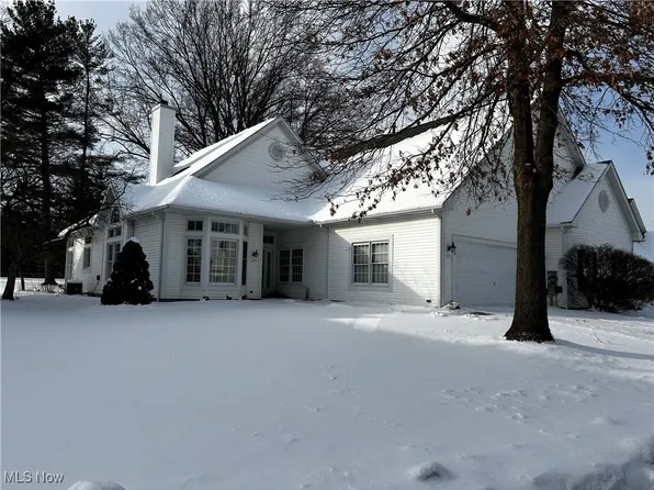123 Greenward Way S, North Olmsted, OH 44070