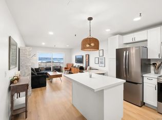 4015 Crown Point Dr UNIT 104, San Diego, CA 92109