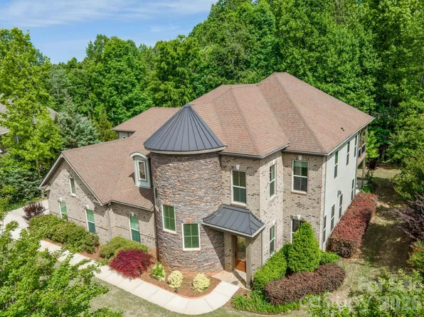 140 Bells Crossing Dr, Mooresville, NC 28117
