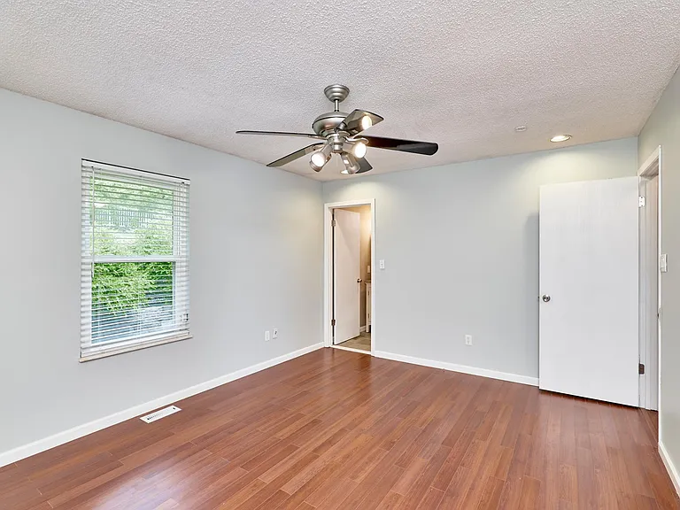 6001 La Chateau Ct — Photo 11