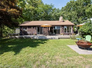 3847 Jackson Blvd, White Lake, MI 48383
