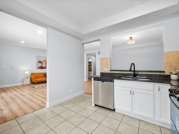 4th image of 7120 W 108th St Unit 1D