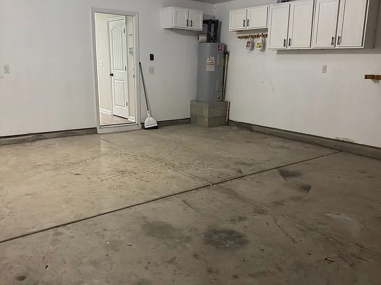 303 Tuscan Ct — Photo 14