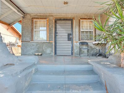 702 W 52nd St, Los Angeles, CA, 90037