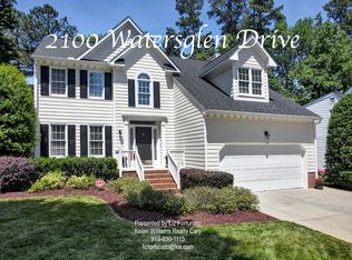2100 Watersglen Dr, Apex, NC 27502