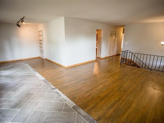 5th image of 1624 Briarwood Ter