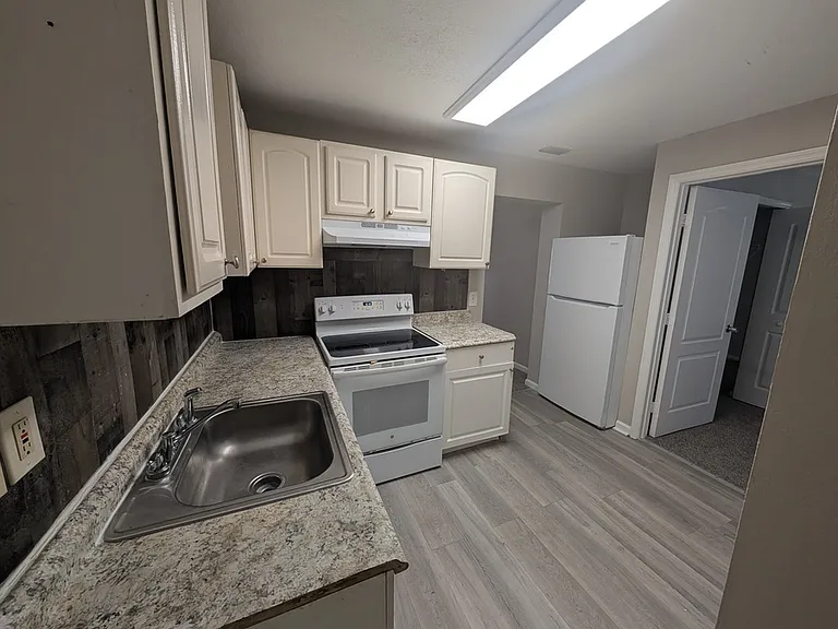 3705 E North Bay St — Photo 10