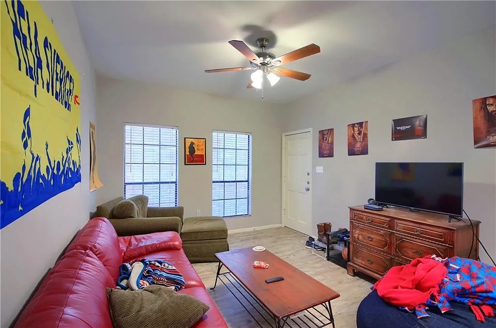 2 bed, 850 sqft, $1,450 — Photo 3