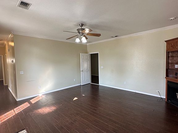 3rd image of 5801 Leigh St