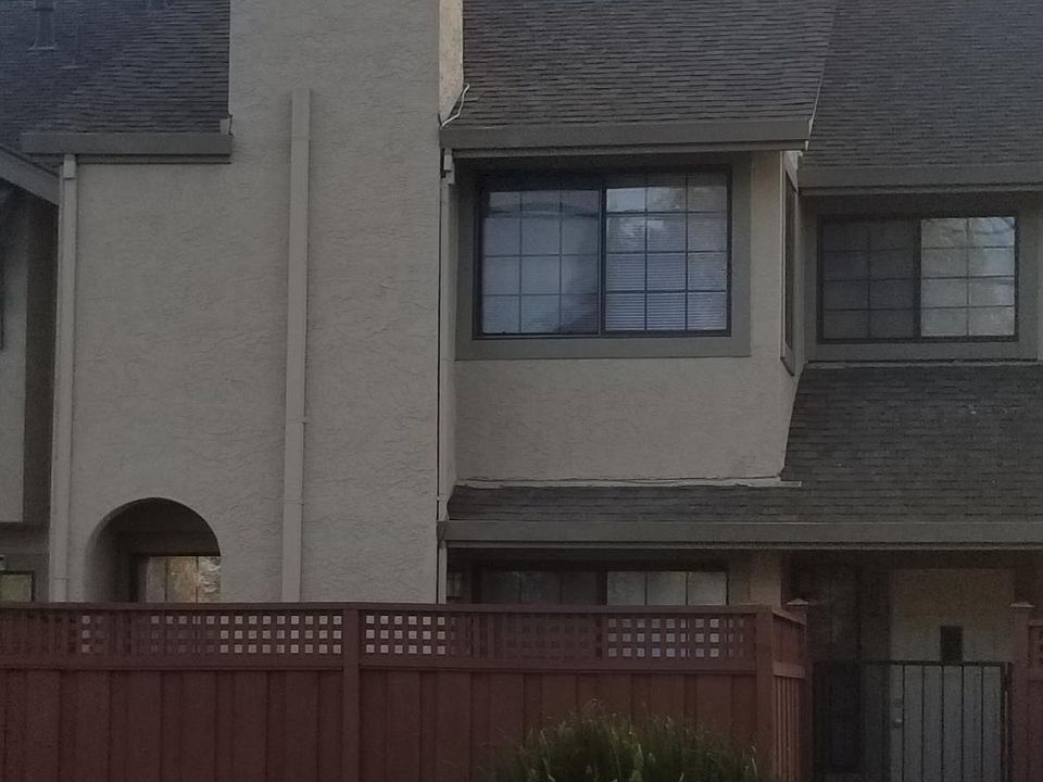 1st image of 302 W Sunnyoaks Ave