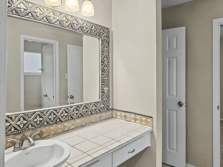 22511 Braken Manor Ln — Photo 13