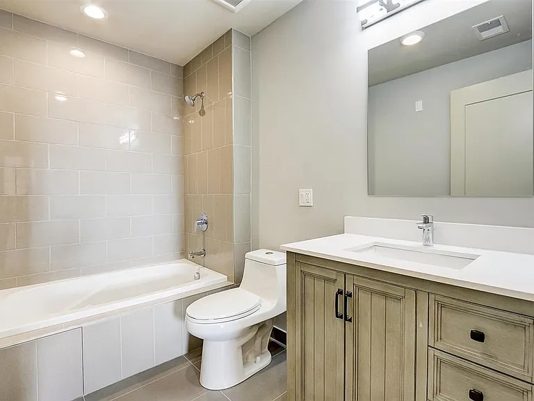 6349 S Woodlawn Ave #2C — Photo 21