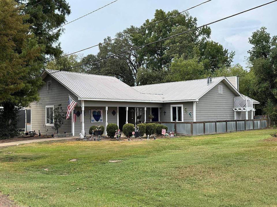 1st image of 404 Keesler St