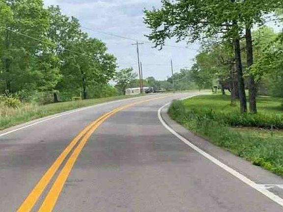 Exterior Neighborhood (street photo)