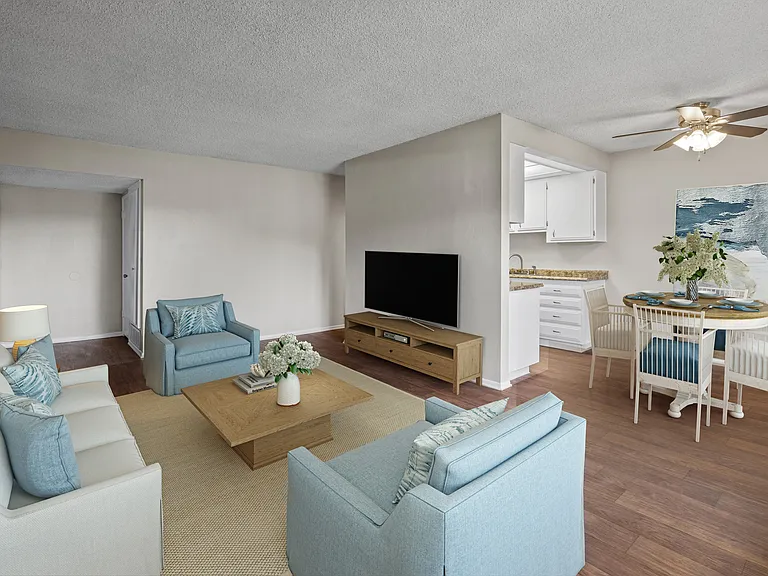 Los Arbolitos Oxnard Apartments — Photo 5