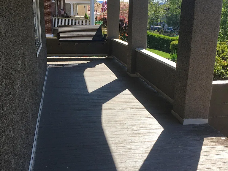 1336 Maple Ave SW #B — Photo 2