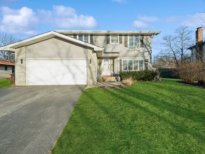 1938 Island Ct, Woodstock, IL, 60098