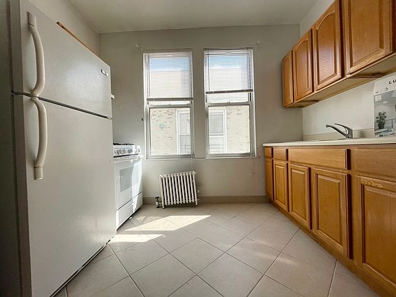 3rd image of 34-32 44th St #2F