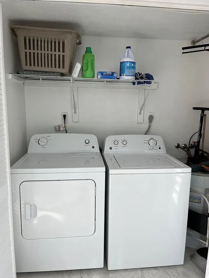 2 bed, 1.5 bath, 1300 sqft, $1,890 — Photo 3