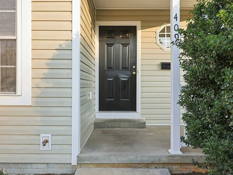 409 S Magnolia Ave — Photo 3