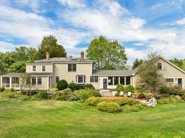 13 Stark Highway North, Dunbarton, NH 03046