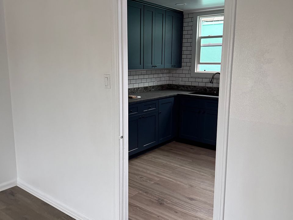 1st image of 2046 42nd Ave #2