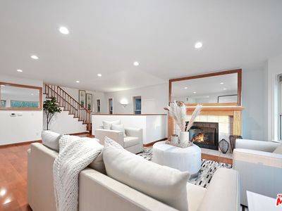 726 Ganymede Dr, Los Angeles, CA, 90065