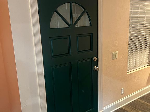 3rd image of 4015 Louisiana St
