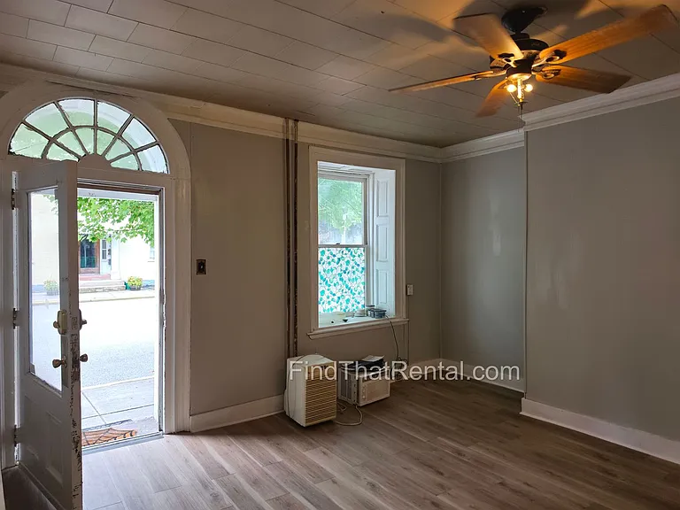 102 N Bedford St — Photo 47