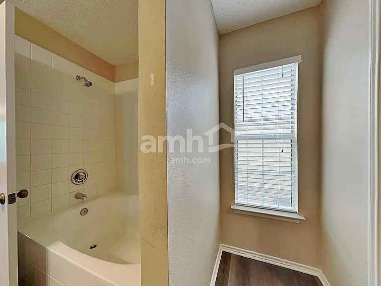 15312 Iola Cv — Photo 13