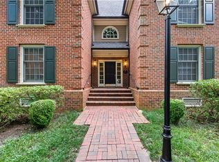 221 Woodmere Dr APT B, Williamsburg, VA 23185