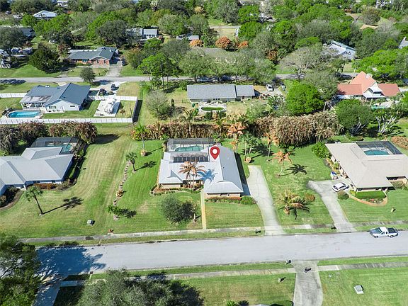 2nd image of 915 32nd Avenue