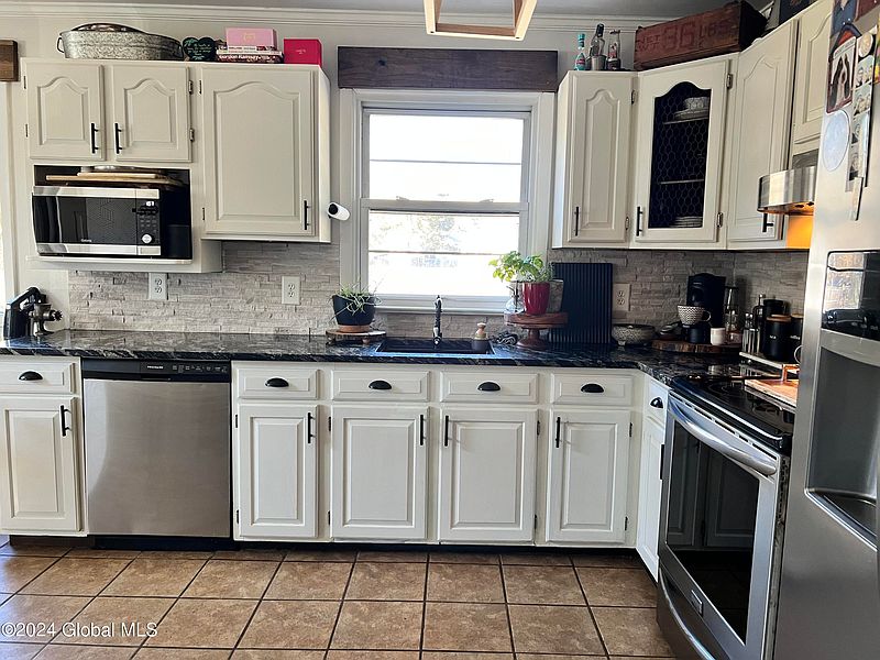 3rd image of 83 Harrison Avenue