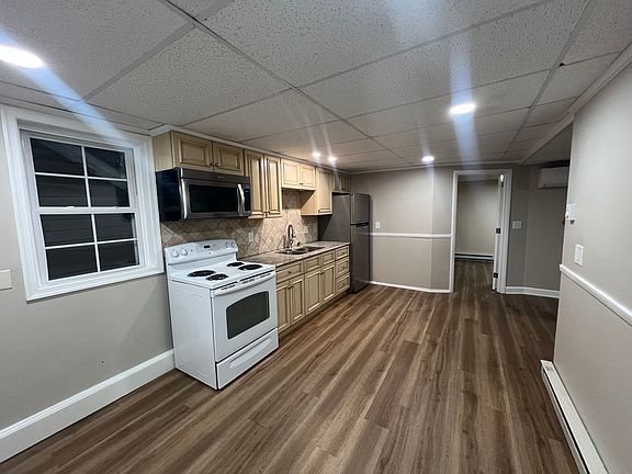 5th image of 75 E Main St APT 7