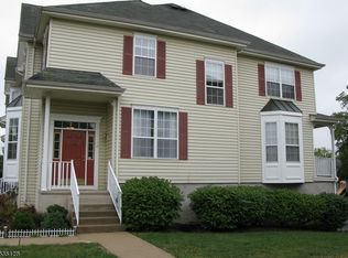 28 Worthington Ter, Flemington, NJ 08822