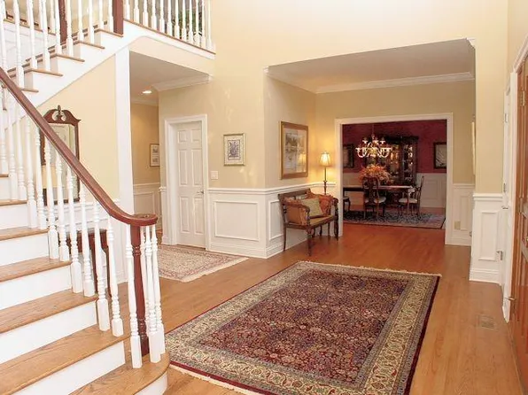 38 N Liberty Dr, South Barrington, IL 60010