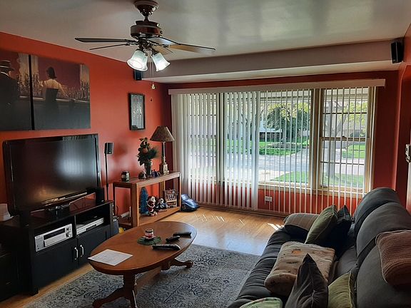 2nd image of 10113 Mulberry Ave