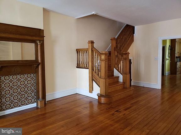 5th image of 306 W 14th St