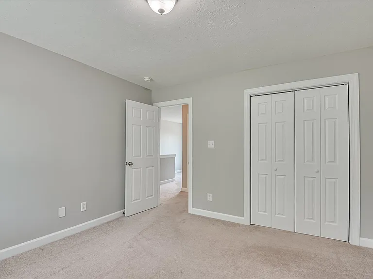 158 Kenilworth Dr — Photo 37