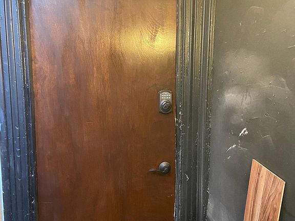 5th image of 2627 Emerald St APT 2