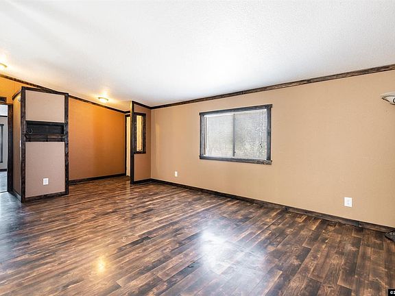 4th image of 5245 Desert Ln