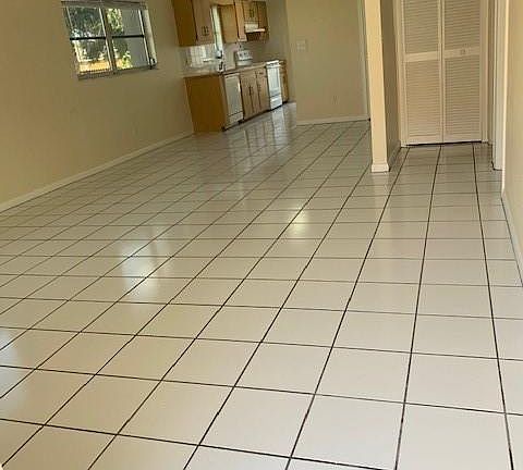 5th image of 3747 SW Santa Barbara Pl APT 3
